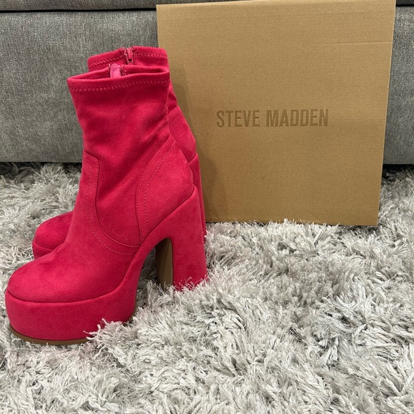 COPY - Steve Madden Pink Velvet Platforms - Picture 6 of 8